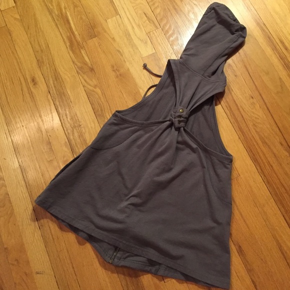 Kimchi Blue awesome hoodie vest w/pockets & zipper - Picture 1 of 4